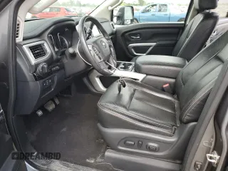 2017 Nissan Titan SV z VIN 1N6AA1E53HN539039, wystawiony jako Copart lot #58236775 z przebiegiem 67 033 mil mil oraz Szkoda całkowita • Salvage title. Historia ofert i sprzedaży dostępna na DreamBid. Obrazek 7.