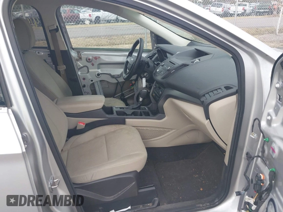 2017 Ford Escape SE z VIN 1FMCU9GDXHUA46689, wystawiony jako IAAI lot #41492523 z przebiegiem 67 401 mil mil oraz . Historia ofert i sprzedaży dostępna na DreamBid. Obrazek 5.