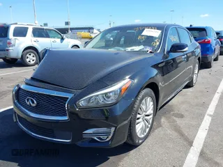 2015 Infiniti Q70 z VIN JN1BY1PR9FM831643, wystawiony jako IAAI lot #41886744 z przebiegiem 58 884 mil mil oraz . Historia ofert i sprzedaży dostępna na DreamBid. Obrazek 2.