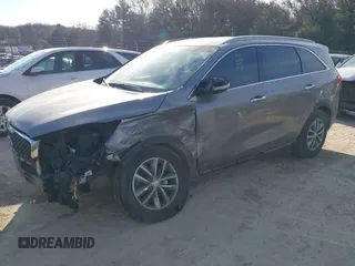 2016 Kia Sorento LX with VIN 5XYPGDA31GG002581, listed as a IAAI auction lot 41366057 with 170,671 mi miles. Bid and sale history available at carsss.com. Image 2.