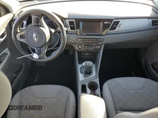 2017 Kia Niro FE with VIN KNDCB3LC3H5055071, listed as a Copart auction lot 85649084 with 0 mi miles and Salvage Title. Bid and sale history available at carsss.com. Image 8.