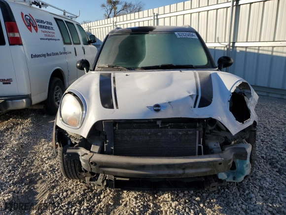 2013 MINI Cooper Countryman with VIN WMWZB3C5XDWR35519, listed as a Copart auction lot 82826894 with 89,832 mi miles and Salvage Title. Bid and sale history available at carsss.com. Image 5.