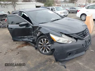 2017 Nissan Altima S z VIN 1N4AL3AP3HC257484, wystawiony jako IAAI lot #41529693 z przebiegiem 88 441 mil mil oraz . Historia ofert i sprzedaży dostępna na DreamBid. Obrazek 1.