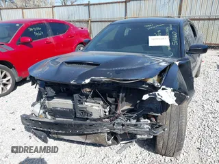 2015 Dodge Charger SRT Hellcat z VIN 2C3CDXL99FH860606, wystawiony jako IAAI lot #38994683 z przebiegiem 33 726 mil mil oraz . Historia ofert i sprzedaży dostępna na DreamBid. Obrazek 6.
