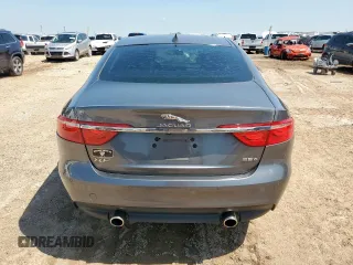 2017 Jaguar XF 35t Premium z VIN SAJBD4BVXHCY30235, wystawiony jako Copart lot #59047575 z przebiegiem 72 178 mil mil oraz Czysty tytuł • Clean title. Historia ofert i sprzedaży dostępna na DreamBid. Obrazek 6.
