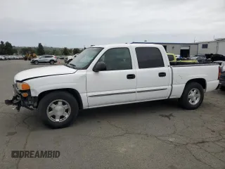 2006 GMC Sierra 1500 SL z VIN 2GTEC13VX61215618, wystawiony jako Copart lot #52821665 z przebiegiem 124 458 mil mil oraz Szkoda całkowita • Salvage title. Historia ofert i sprzedaży dostępna na DreamBid. Obrazek 1.
