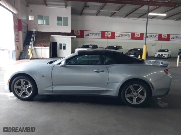 2018 Chevrolet Camaro 1LT with VIN 1G1FB3DX1J0130330, listed as a IAAI auction lot 41582610 with 61,364 mi miles. Bid and sale history available at carsss.com. Image 14.