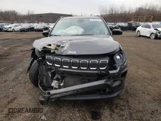 2022 Jeep Compass North with VIN 3C4NJDBB6NT203378, listed as a Copart auction lot 83439544 with 17,014 mi miles and Salvage Title. Bid and sale history available at DreamBid. Image 5.