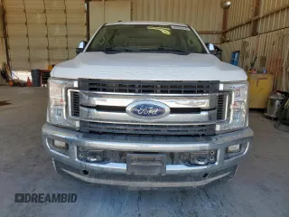 2018 Ford F-250 XL z VIN 1FT7W2BT9JEB71401, wystawiony jako Copart lot #63932135 z przebiegiem 135 383 mil mil oraz Szkoda całkowita • Salvage title. Historia ofert i sprzedaży dostępna na DreamBid. Obrazek 5.