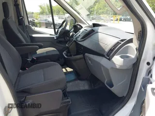 2019 Ford Transit z VIN 1FTBW2XG5KKB23337, wystawiony jako IAAI lot #42846883 z przebiegiem 65 369 mil mil oraz . Historia ofert i sprzedaży dostępna na DreamBid. Obrazek 5.