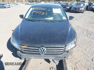 2012 Volkswagen Passat SE z VIN 1VWBP7A32CC077832, wystawiony jako IAAI lot #40637993 z przebiegiem 146 698 mil mil oraz . Historia ofert i sprzedaży dostępna na DreamBid. Obrazek 6.
