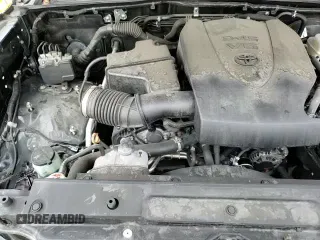 2018 Toyota Tacoma SR5 with VIN 3TMAZ5CN8JM074957, listed as a Copart auction lot 71509095 with 70,733 mi miles and Salvage title. Bid and sale history available at DreamBid. Image 14.