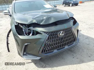 2024 Lexus NX 250 Premium z VIN 2T2GDCAZ1RC015929, wystawiony jako IAAI lot #41686646 z przebiegiem 27 898 mil mil oraz . Historia ofert i sprzedaży dostępna na DreamBid. Obrazek 6.