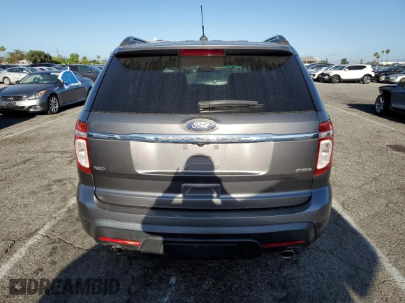 2011 Ford Explorer XLT z VIN 1FMHK8D86BGA15796, wystawiony jako Copart lot #55348385 z przebiegiem 129 505 mil mil oraz Szkoda całkowita • Salvage title. Historia ofert i sprzedaży dostępna na DreamBid. Obrazek 6.
