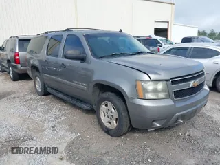 2007 Chevrolet Suburban LT with VIN 1GNFC16077R372737, listed as a IAAI auction lot 41917140 with 249,075 mi miles and . Bid and sale history available at DreamBid. Image 1.