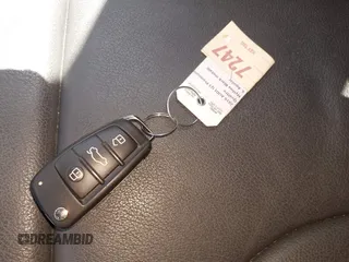 2016 Audi Q3 Premium Plus z VIN WA1EFCFS9GR023727, wystawiony jako IAAI lot #41999918 z przebiegiem 97 781 mil mil oraz . Historia ofert i sprzedaży dostępna na DreamBid. Obrazek 11.