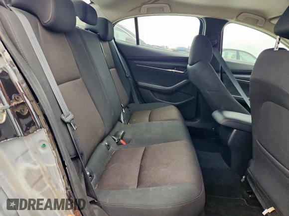 2022 Mazda 3 S with VIN 3MZBPAAL7NM304933, listed as a Copart auction lot 60727995 with 27,642 mi miles and Salvage title. Bid and sale history available at DreamBid. Image 10.