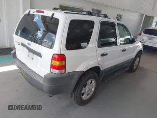 2004 Ford Escape XLT z VIN 1FMYU03184DA08689, wystawiony jako IAAI lot #42538780 z przebiegiem 251 930 mil mil oraz . Historia ofert i sprzedaży dostępna na DreamBid. Obrazek 4.
