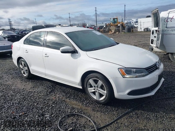 2013 Volkswagen Jetta TDI w/Premium with VIN 3VWLL7AJ2DM425448, listed as a IAAI auction lot 41806552 with 125,043 mi miles and . Bid and sale history available at DreamBid. Image 1.