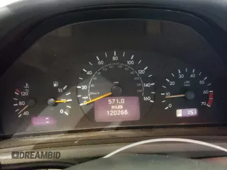 2001 Mercedes-Benz CLK 320/430 z VIN WDBLK65G01T079748, wystawiony jako Copart lot #50126715 z przebiegiem 120 266 mil mil oraz Szkoda całkowita • Salvage title. Historia ofert i sprzedaży dostępna na DreamBid. Obrazek 9.