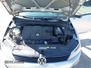 2012 Volkswagen Jetta Sedan SE w/Convenience with VIN 3VWDX7AJXCM424510, listed as a IAAI auction lot 41851124 with 155,532 mi miles. Bid and sale history available at carsss.com. Image 10.