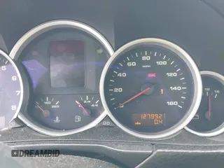 2006 Porsche Cayenne S z VIN WP1AB29P96LA67163, wystawiony jako IAAI lot #42520647 z przebiegiem 127 992 mil mil oraz . Historia ofert i sprzedaży dostępna na DreamBid. Obrazek 7.