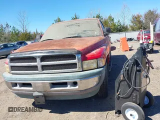 1999 Dodge 1500 z VIN 3B7HC13Y1XM517526, wystawiony jako IAAI lot #41746242 z przebiegiem 116 048 mil mil oraz . Historia ofert i sprzedaży dostępna na DreamBid. Obrazek 6.