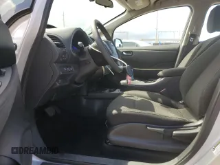2017 Nissan LEAF SV z VIN 1N4BZ0CP1HC309077, wystawiony jako Copart lot #49010165 z przebiegiem 44 281 mil mil oraz Szkoda całkowita • Salvage title. Historia ofert i sprzedaży dostępna na DreamBid. Obrazek 7.