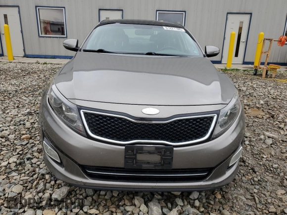 2014 Kia Optima SX Turbo with VIN 5XXGR4A6XEG321869, listed as a Copart auction lot 61821185 with 194,613 mi miles and Clean title. Bid and sale history available at DreamBid. Image 5.