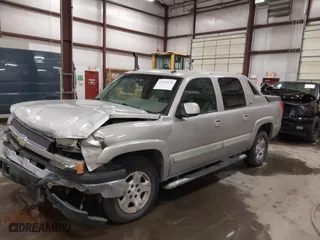 2005 Chevrolet Avalanche Z71 with VIN 3GNEK12Z55G253357, listed as a IAAI auction lot 41425074 with 203,933 mi miles. Bid and sale history available at carsss.com. Image 2.