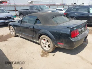 2008 Ford Mustang Deluxe with VIN 1ZVHT84N885103483, listed as a IAAI auction lot 38313447 with Not Provided miles and . Bid and sale history available at carsss.com. Image 3.