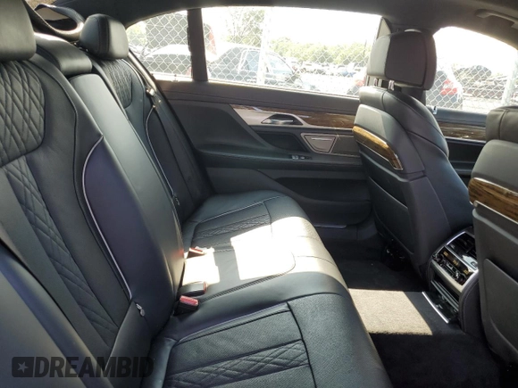 2017 BMW 7 Series ALPINA B7 xDrive with VIN WBA7F2C58HG421402, listed as a Copart auction lot 60721823 with 61,988 mi miles. Bid and sale history available at carsss.com. Image 10.