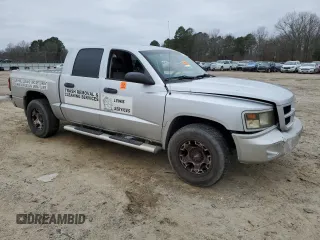 2010 Dodge Dakota Bighorn/Lonestar z VIN 1D7CE3GK3AS202401, wystawiony jako Copart lot #87529045 z przebiegiem 175 258 mil mil oraz Czysty tytuł • Clean title. Historia ofert i sprzedaży dostępna na DreamBid. Obrazek 4.