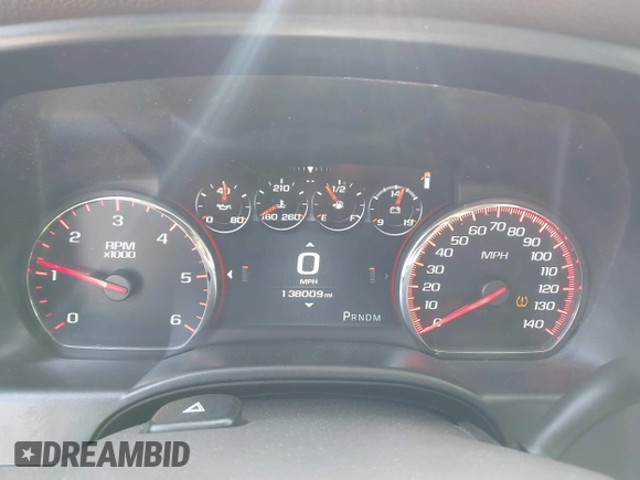 2015 GMC Sierra 1500 Denali z VIN 3GTU2WEJ9FG386812, wystawiony jako IAAI lot #42381651 z przebiegiem 138 009 mil mil oraz . Historia ofert i sprzedaży dostępna na DreamBid. Obrazek 7.