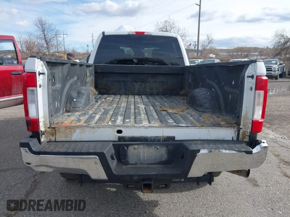 2019 Ford F-250 XL z VIN 1FT7W2B60KEF78955, wystawiony jako IAAI lot #41851147 z przebiegiem 205 275 mil mil oraz . Historia ofert i sprzedaży dostępna na DreamBid. Obrazek 16.