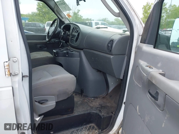 2008 Ford Econoline Cargo Commercial с VIN 1FTNE24L68DA83283, выставлен на аукционе IAAI как лот 42291331 с пробегом Не указан миль и . История ставок и продаж доступна на DreamBid. Изображение 5.