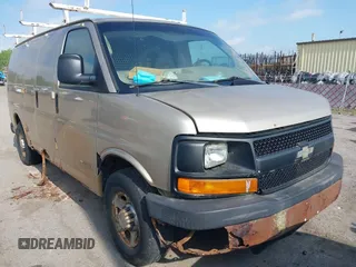 2006 Chevrolet Express Cargo z VIN 1GCHG35U061124851, wystawiony jako IAAI lot #42281481 z przebiegiem 170 964 mil mil oraz . Historia ofert i sprzedaży dostępna na DreamBid. Obrazek 1.