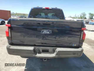 2024 Ford F-150 Lightning Flash z VIN 1FT6W3L7XRWG19735, wystawiony jako Copart lot #50089495 z przebiegiem 7 764 mil mil oraz Szkoda całkowita • Salvage title. Historia ofert i sprzedaży dostępna na DreamBid. Obrazek 6.