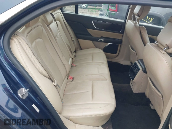 2017 Lincoln Continental Premiere with VIN 1LN6L9PK8H5623700, listed as a IAAI auction lot 41704381 with 138,787 mi miles. Bid and sale history available at carsss.com. Image 8.