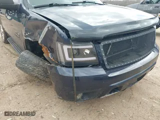 2008 Chevrolet Avalanche LTZ with VIN 3GNFK12348G263981, listed as a IAAI auction lot 41969035 with 246,182 mi miles. Bid and sale history available at carsss.com. Image 14.