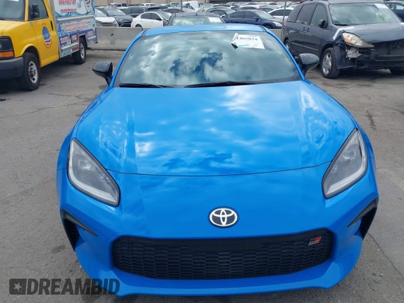2024 Toyota GR86 Premium with VIN JF1ZNBE15R8754229, listed as a IAAI auction lot 41465034 with 10,847 mi miles. Bid and sale history available at carsss.com. Image 18.