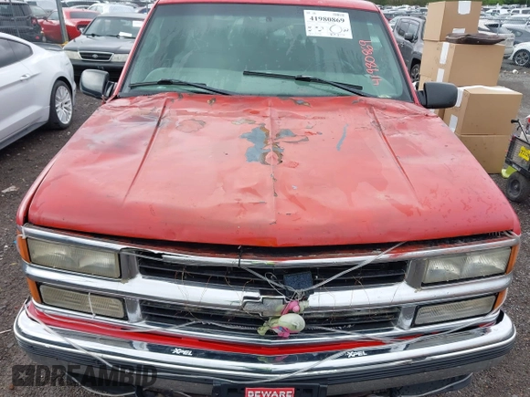 1998 GMC Yukon with VIN 1GKEK13R0WJ703105, listed as a IAAI auction lot 41980869 with 302,546 mi miles. Bid and sale history available at carsss.com. Image 6.