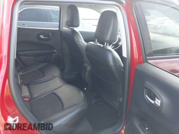 2021 Jeep Compass Latitude z VIN 3C4NJDBB5MT603608, wystawiony jako IAAI lot #40036775 z przebiegiem 61 257 mil mil oraz . Historia ofert i sprzedaży dostępna na DreamBid. Obrazek 8.