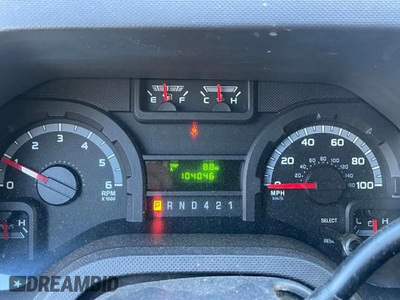 2019 Ford Econoline Commercial z VIN 1FDXE4FS5KDC52270, wystawiony jako Copart lot #46290955 z przebiegiem 104 046 mil mil oraz Tytuł czysty. Historia ofert i sprzedaży dostępna na DreamBid. Obrazek 8.