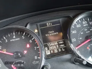 2014 Nissan Rogue S z VIN JN8AS5MT0EW601028, wystawiony jako IAAI lot #42176408 z przebiegiem 134 646 mil mil oraz . Historia ofert i sprzedaży dostępna na DreamBid. Obrazek 16.
