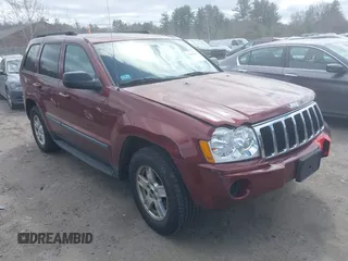 2007 Jeep Grand Cherokee Laredo with VIN 1J8GR48K27C518078, listed as a IAAI auction lot 42028460 with 121,530 mi miles. Bid and sale history available at carsss.com. Image 1.