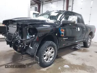 2024 Ram 2500 Laramie z VIN 3C6UR5FJ9RG134865, wystawiony jako IAAI lot #41299082 z przebiegiem 8 236 mil mil oraz . Historia ofert i sprzedaży dostępna na DreamBid. Obrazek 18.