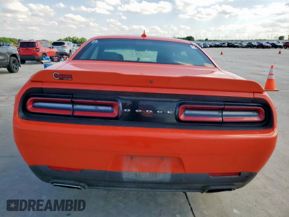 2016 Dodge Challenger SXT Plus z VIN 2C3CDZAG6GH306583, wystawiony jako Copart lot #55826495 z przebiegiem 135 391 mil mil oraz Szkoda całkowita • Salvage title. Historia ofert i sprzedaży dostępna na DreamBid. Obrazek 6.