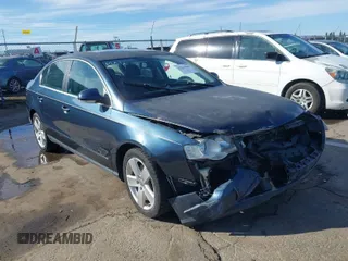 2008 Volkswagen Passat Komfort z VIN WVWAK73C28E036137, wystawiony jako IAAI lot #41513069 z przebiegiem 156 537 mil mil oraz . Historia ofert i sprzedaży dostępna na DreamBid. Obrazek 1.