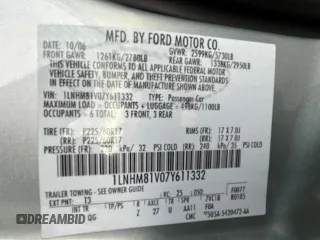 2007 Lincoln Town Car Signature z VIN 1LNHM81V07Y611332, wystawiony jako Copart lot #83524084 z przebiegiem 68 349 mil mil oraz Czysty tytuł • Clean title. Historia ofert i sprzedaży dostępna na DreamBid. Obrazek 10.